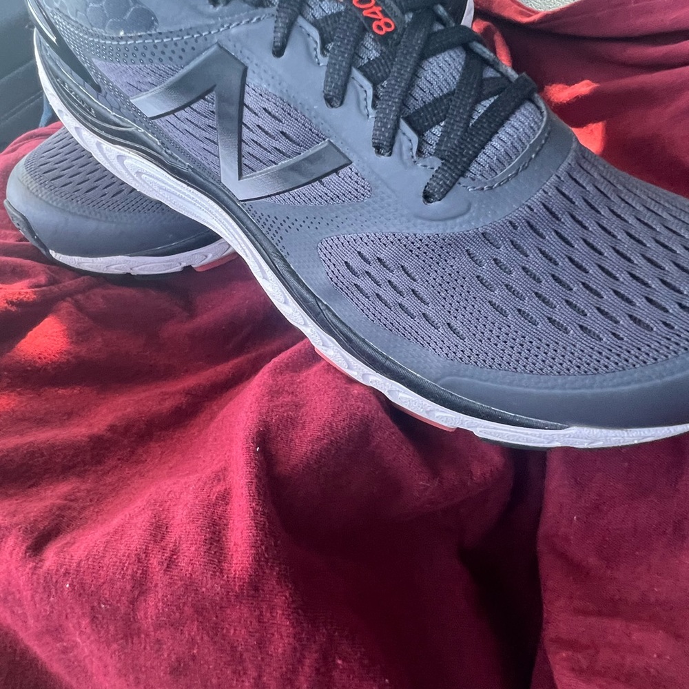 New Balance Mens 840 V4 - size 12
